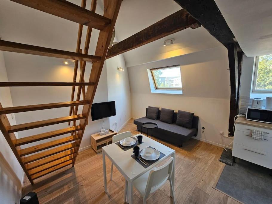Апартаменты Loft - Metro - Gare Туркуэн Экстерьер фото